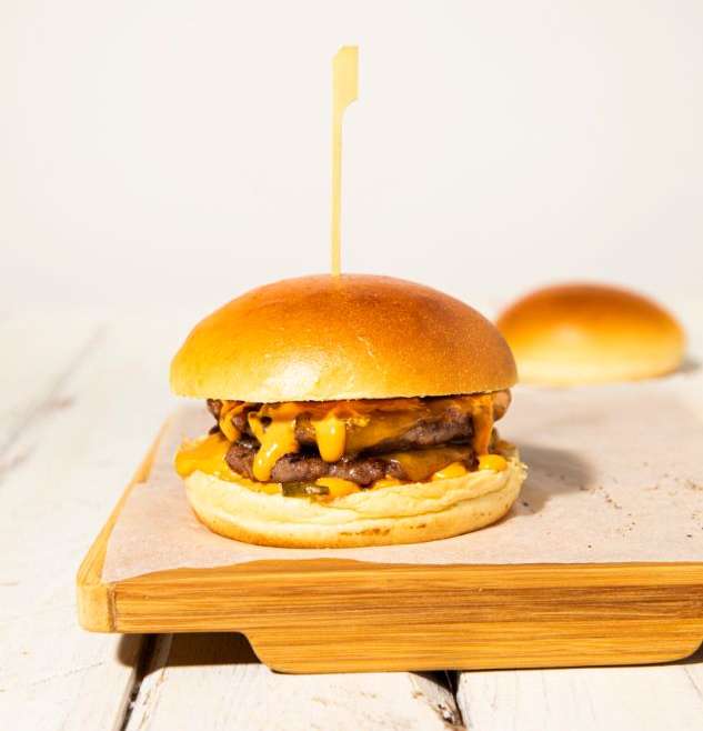 Descubre la excelencia en panes de hamburguesa con Puratos: imprescindibles para el éxito en hostelería