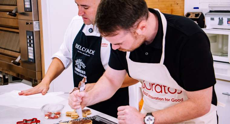 Taller de postres navideños en el Aula López Aragón: una experiencia única con Bernardo Guzmán y Puratos